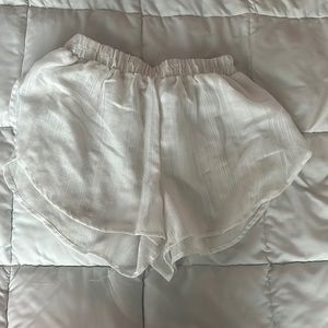 White beach shorts size M